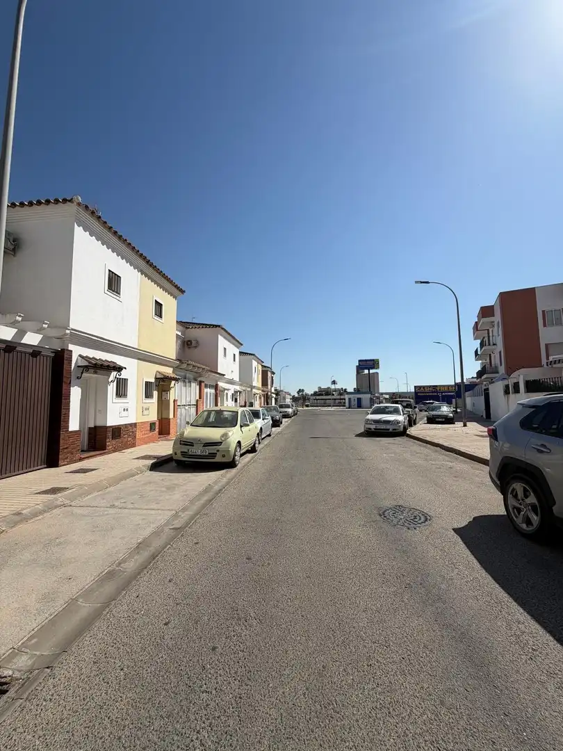 Vista exterior de Casa o chalet en venta en Utrera