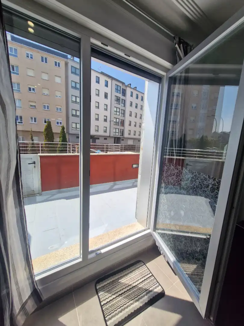Wohnung zum Verkauf in Foz mit Heizung, Terrasse und Abstellraum