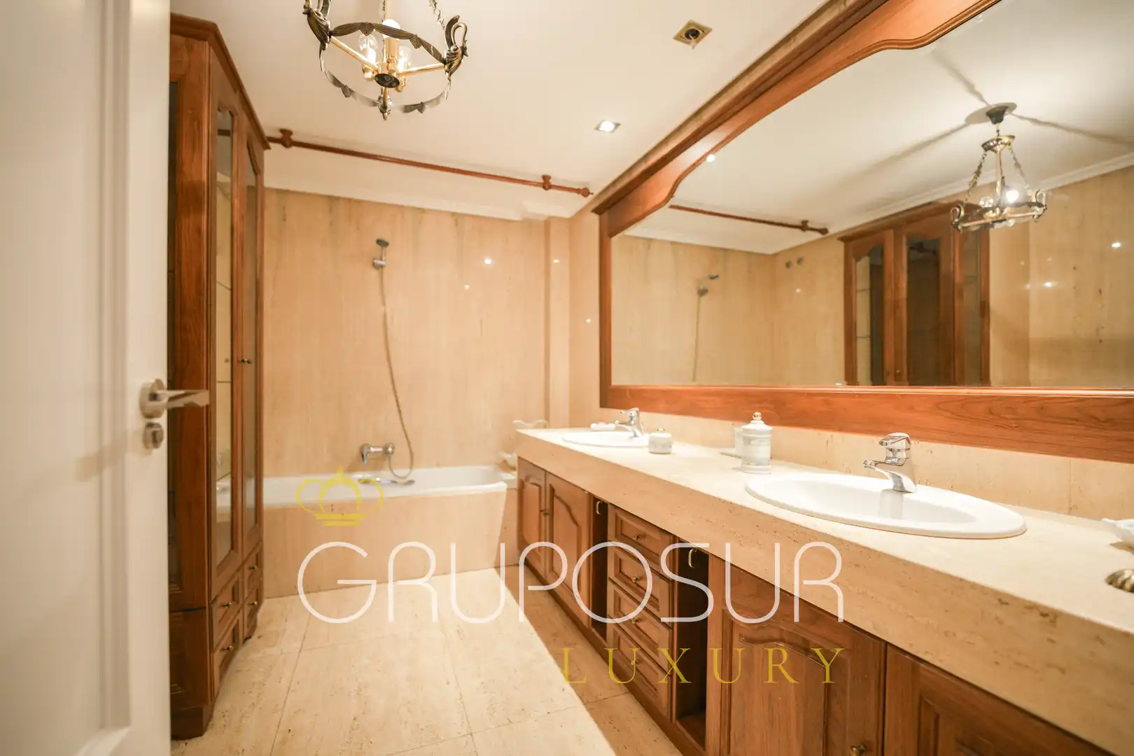 Baño de Casa o chalet en venta en Valladolid con Calefacción, Jardín privado y Parquet
