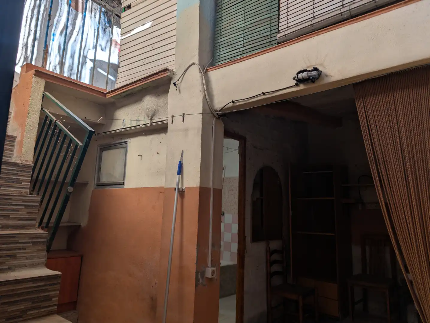 Vista exterior de Casa adosada en venta en Castellón de la Plana / Castelló de la Plana con Terraza