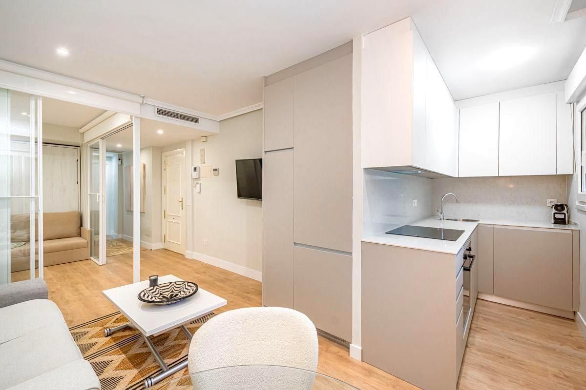 Bedroom of Flat to rent in  Madrid Capital  with Air Conditioner and Furnished
