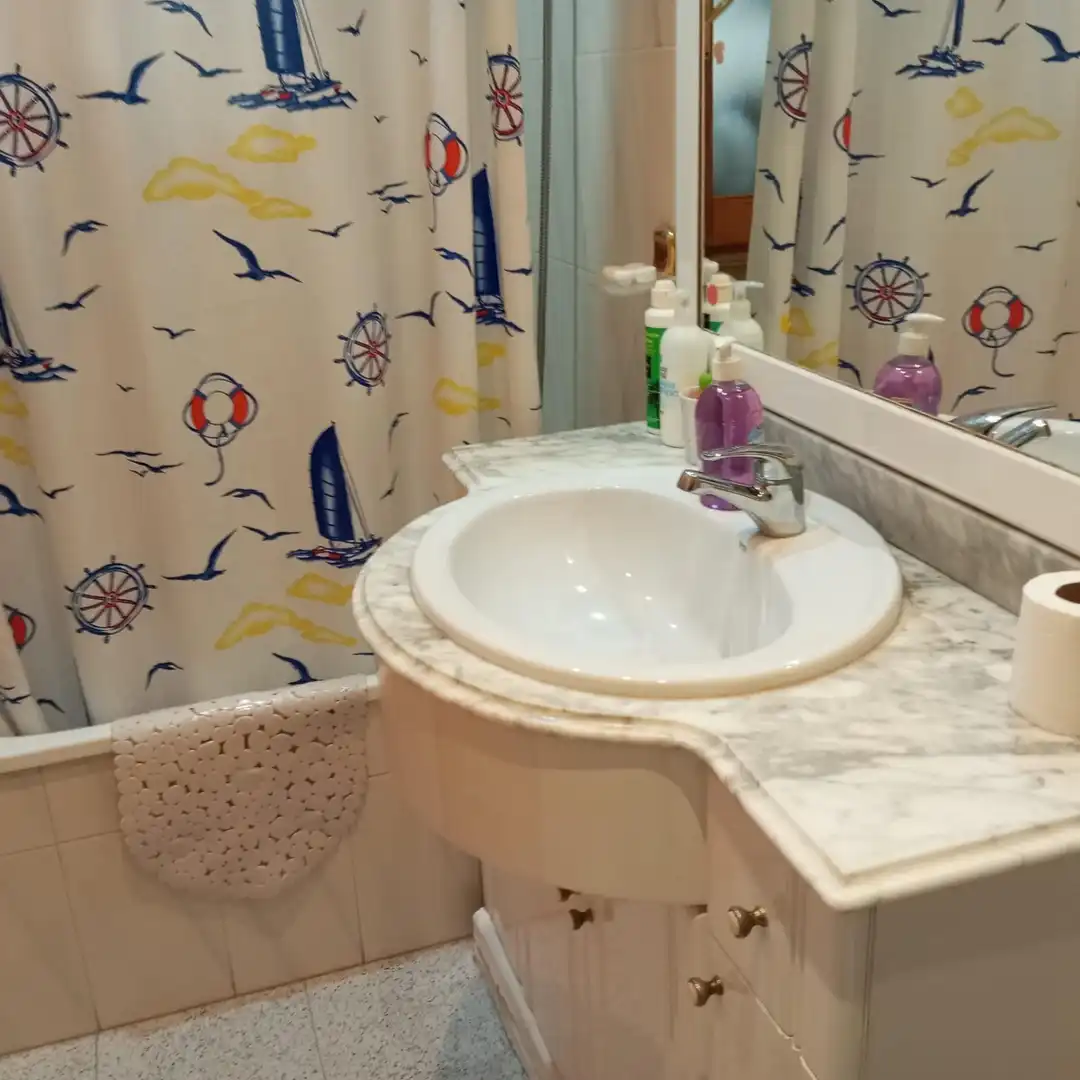 Baño de Piso en venta en Cullera con Jardín privado, Terraza y Amueblado