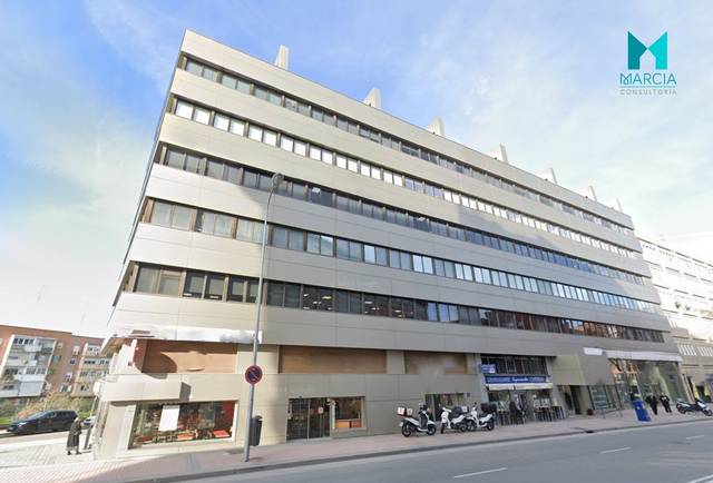 Oficina en Alquiler en Tres Olivos - Valverde