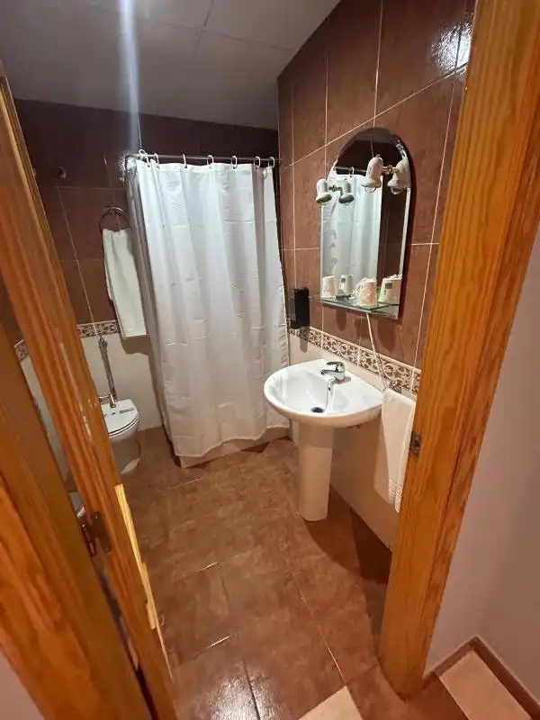 Baño de Local en venta en Navalvillar de Pela con Aire acondicionado y Calefacción