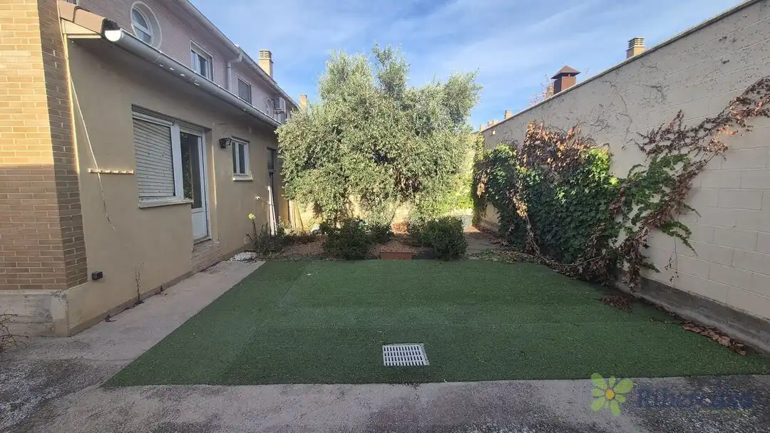 Reihenhaus mit Terrasse zum Verkauf in Calle Donantes de Sangre 2, imagen 3