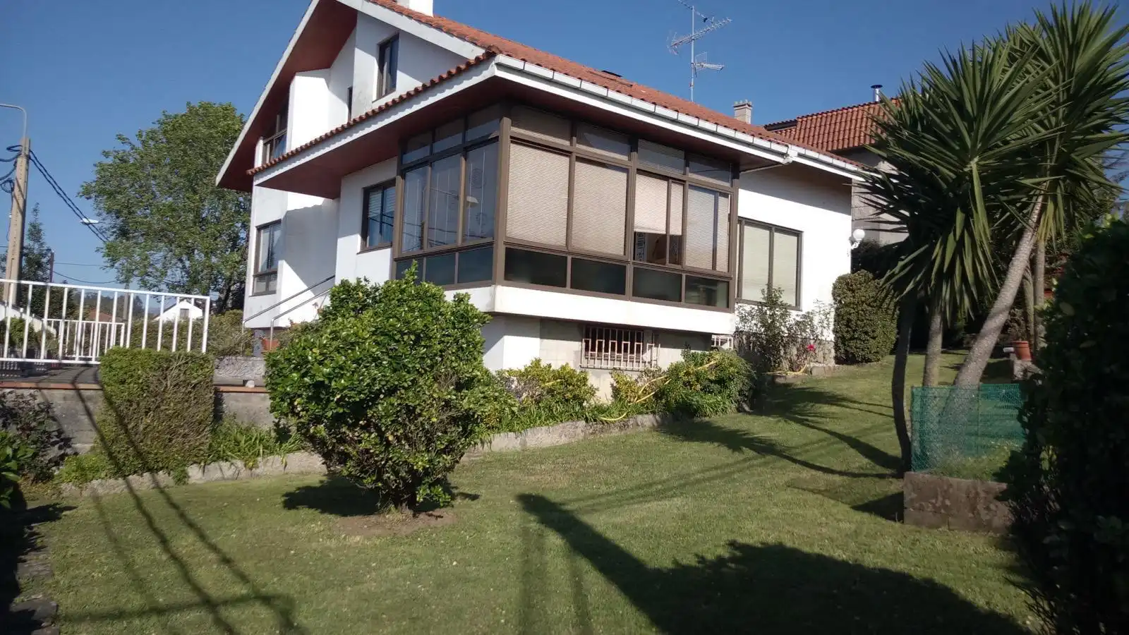 Vista exterior de Casa o chalet en venta en Vigo  con Calefacción, Jardín privado y Parquet