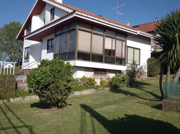Xalet amb jardí en venda a Avenida Santa Mariña