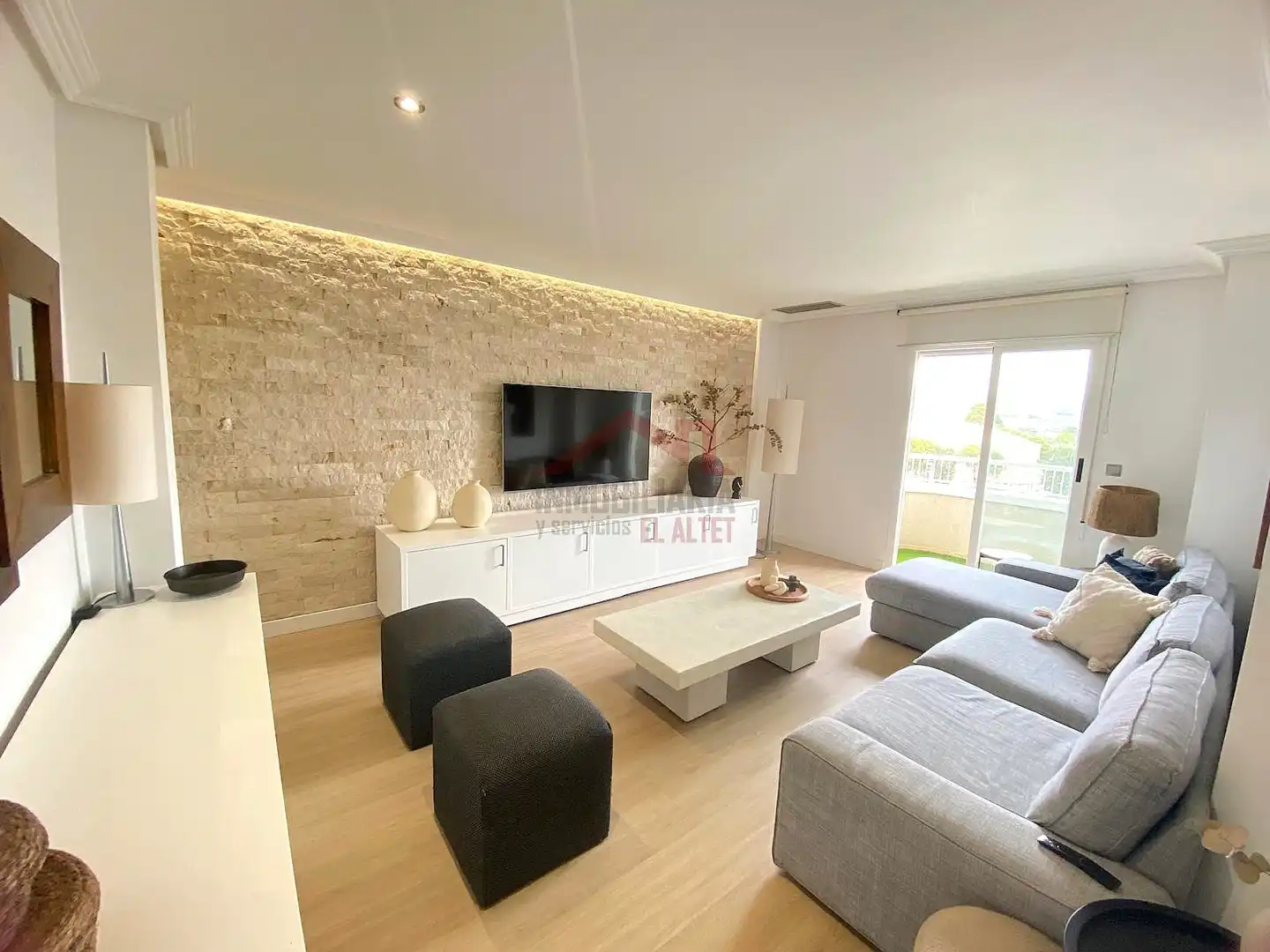 Wohnzimmer von Wohnung zum Verkauf in Elche / Elx mit Klimaanlage, Heizung und Ofen
