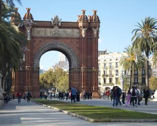 Vista exterior de Edifici en venda en  Barcelona Capital