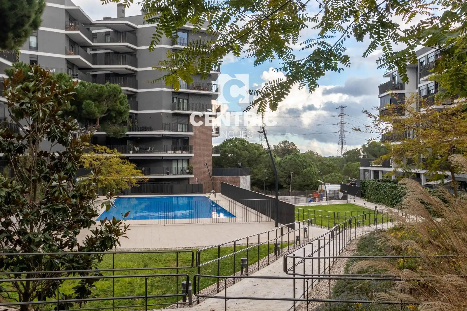 Piscina de Piso en venta en Terrassa con Aire acondicionado, Terraza y Trastero