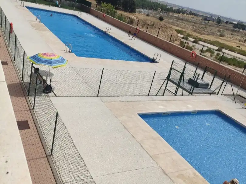 Schwimmbecken von Wohnung zur Miete in Navalcarnero mit Heizung, Terrasse und Abstellraum