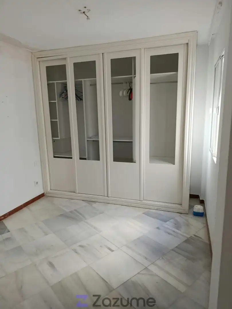 Habitación de Piso de alquiler en Sevilla con Aire acondicionado, Calefacción y Horno