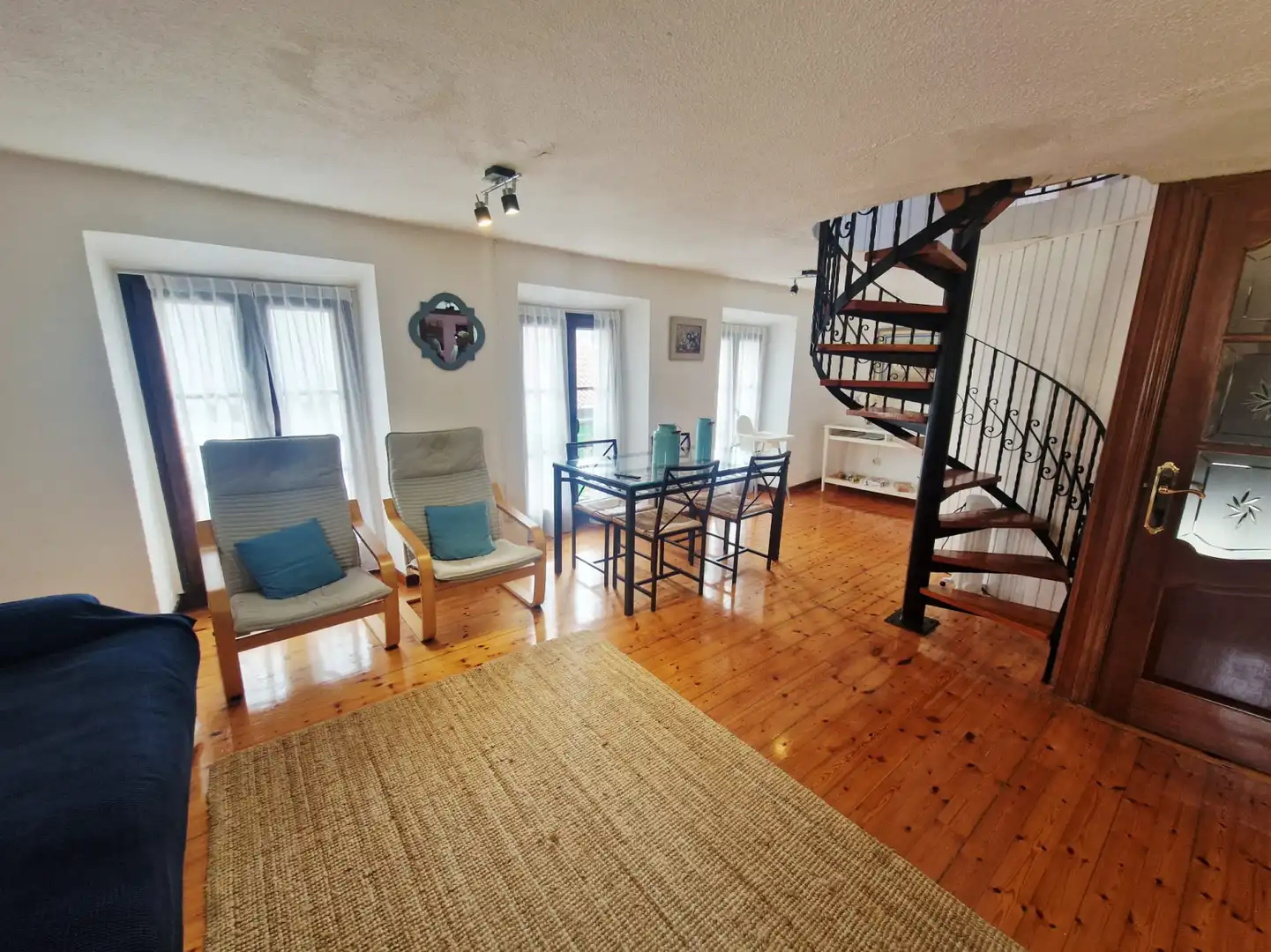 Sala de estar de Casa adosada en venta en Soto del Barco con Calefacción y Terraza