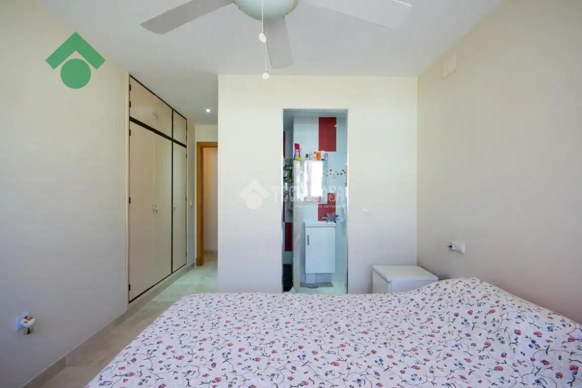 Habitación de Casa adosada en venta en Rincón de la Victoria con Aire acondicionado y Piscina comunitaria