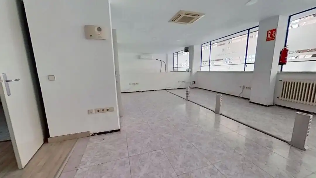 Office for rent in Madrid  with Air Conditioner and Heating