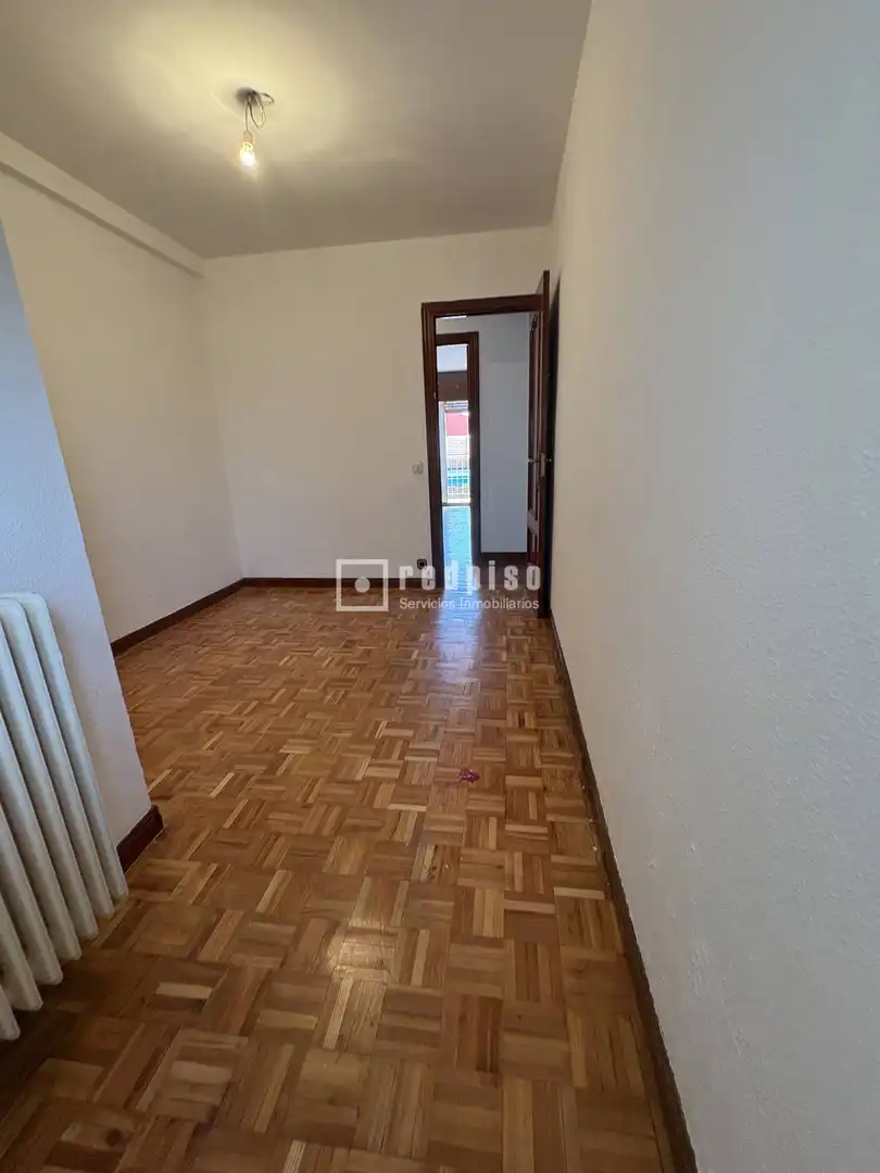Dormitori de Pis en venda en Madrid amb Calefacció, Parquet i Terrassa