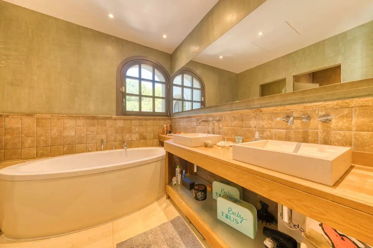 Baño de Casa o chalet en venta en Sotogrande con Aire acondicionado, Jardín privado y Terraza