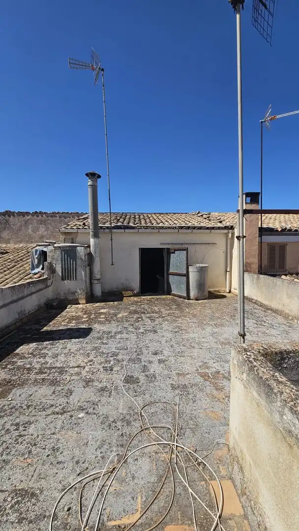 Außenansicht von Haus oder Chalet zum Verkauf in Llucmajor mit Privatgarten, Terrasse und Abstellraum
