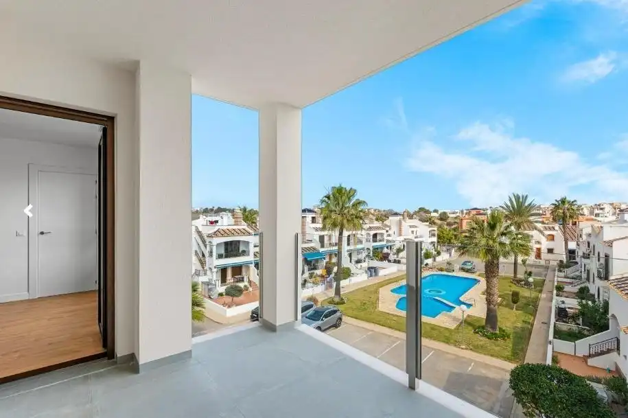 Apartament amb terrassa en venda a Calle NORMA, imagen 2