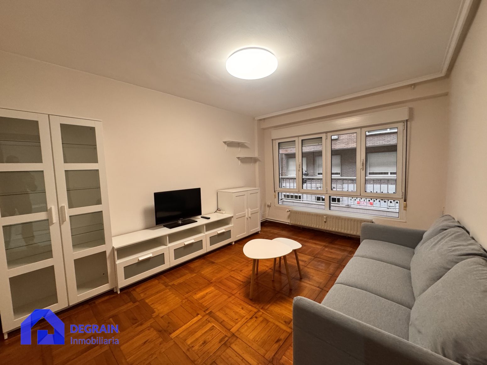 Sala de estar de Piso de alquiler en Oviedo  con Calefacción y Balcón