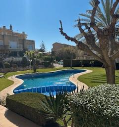 Piscina de Casa adosada en venda en Altafulla amb Calefacció, Jardí privat i Terrassa