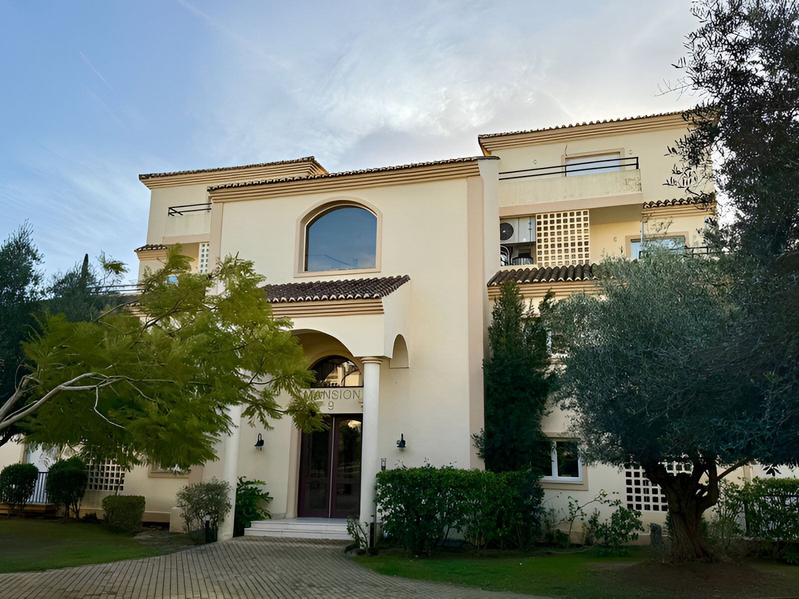 Vista exterior de Àtic en venda en San Roque amb Aire condicionat, Terrassa i Traster