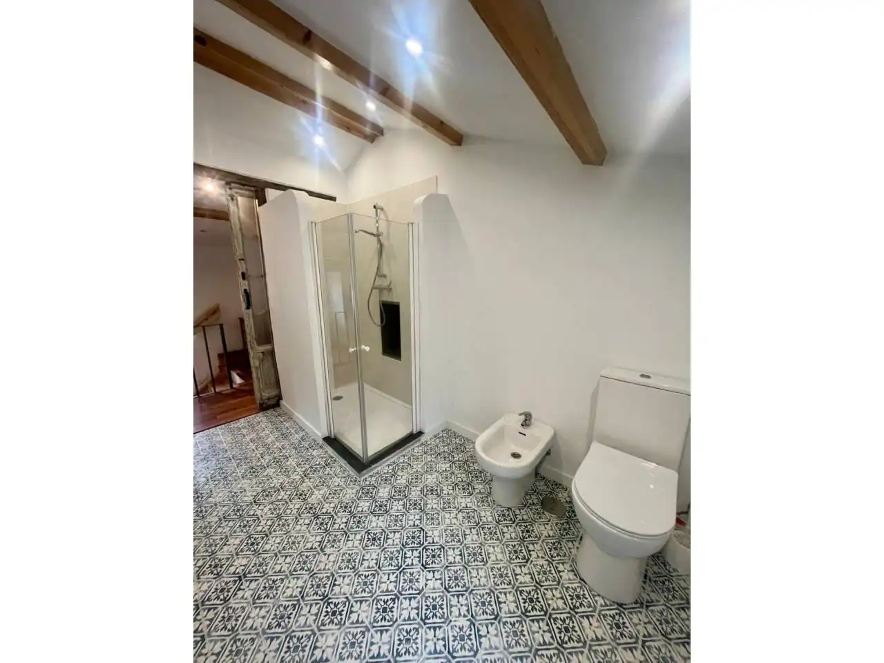 Badezimmer von Haus oder Chalet zur Miete in Miño mit Heizung, Privatgarten und Schwimmbad
