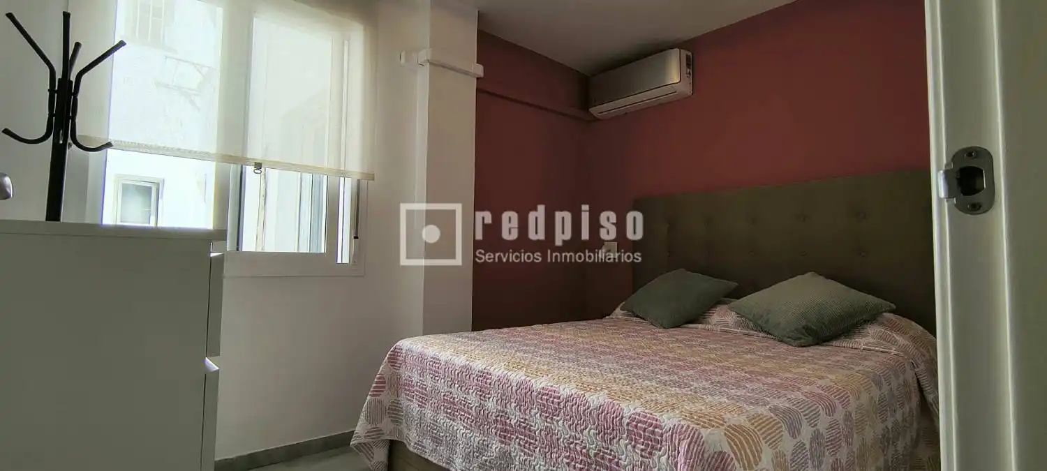 Schlafzimmer von Wohnung zur Miete in Málaga mit Klimaanlage, Heizung und Möbliert