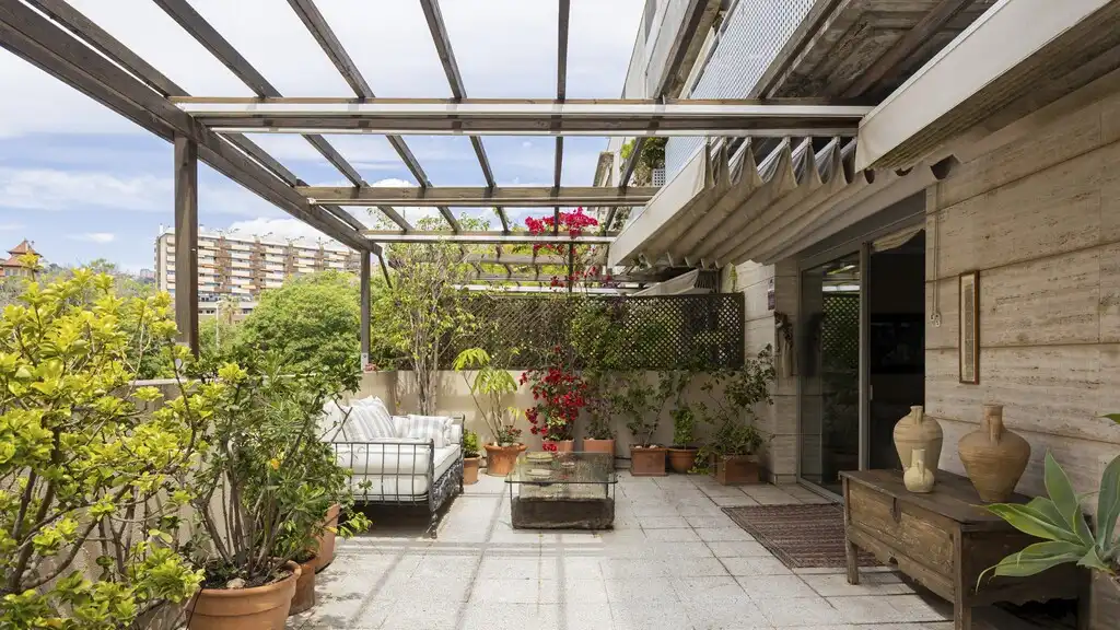 Terrasse von Wohnungen zum Verkauf in Barcelona mit Klimaanlage, Heizung und Parkett