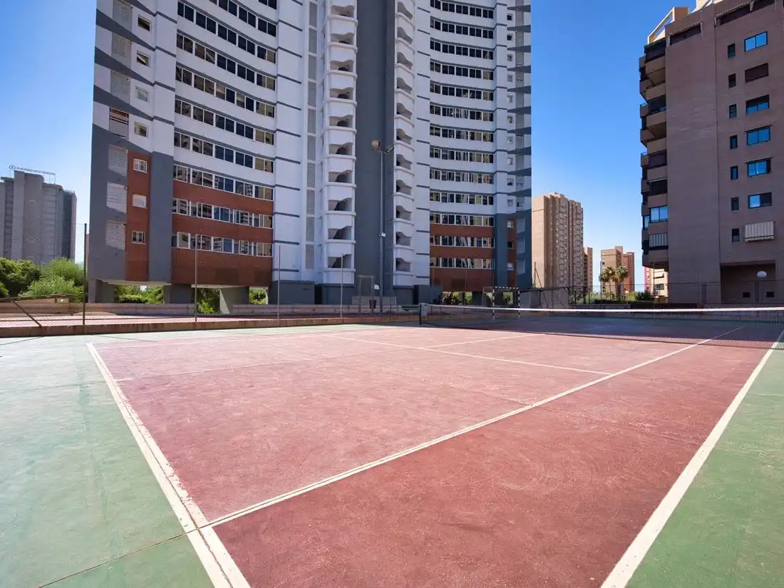 Vista exterior de Pis en venda en Benidorm amb Aire condicionat, Terrassa i Balcó