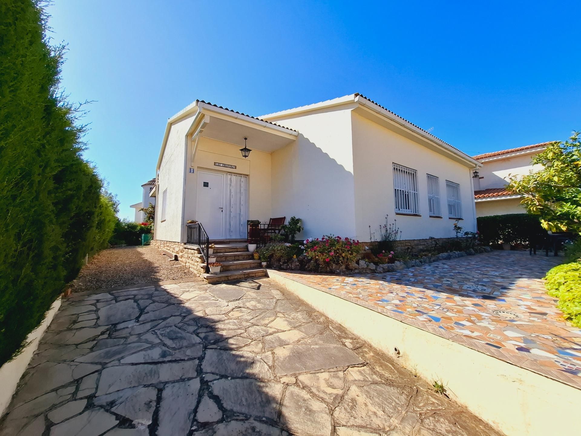 Exterior view of House or chalet for sale in Calafell  with Heating, Private garden and Terrace