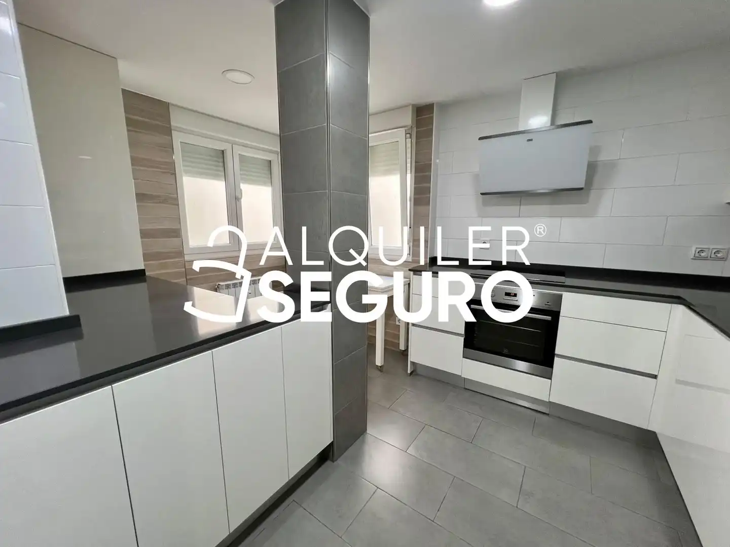 Kitchen of Flat for rent in Madrid  with Air Conditioner, Heating and Furnished