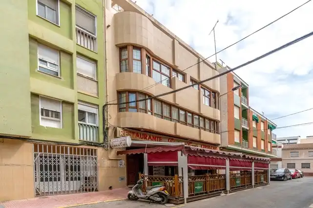 Außenansicht von Gebäude zum Verkauf in Torrevieja