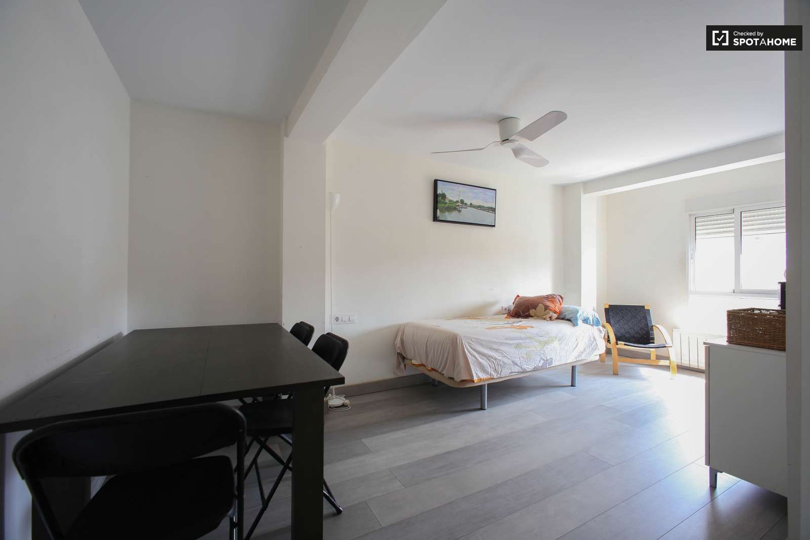 Flat to share in Malilla