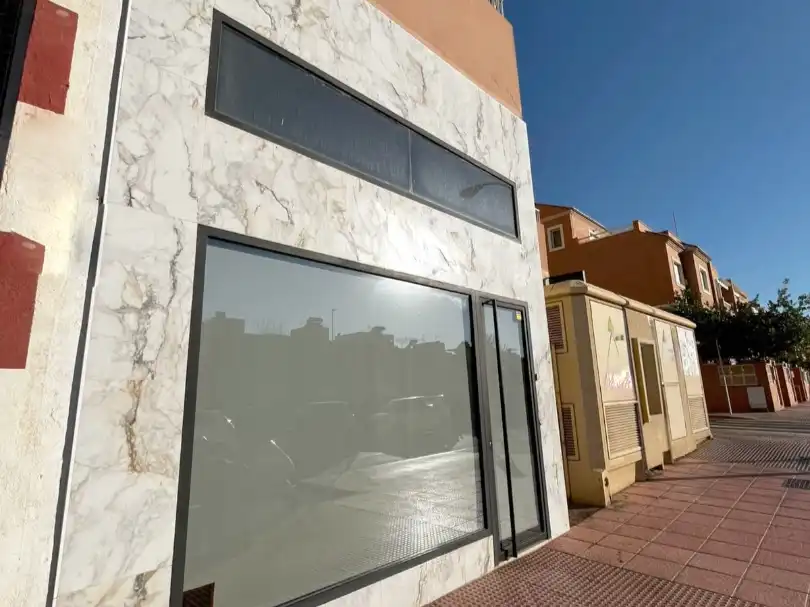 Vista exterior de Local en venda en Los Molinos - Villa Blanca