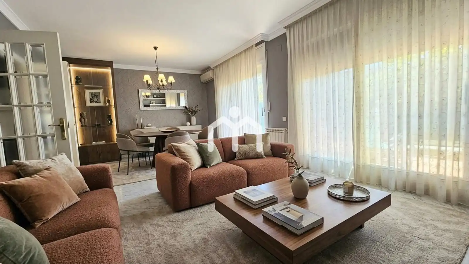 Sala d'estar de Casa adosada en venda en Badalona amb Aire condicionat, Calefacció i Parquet