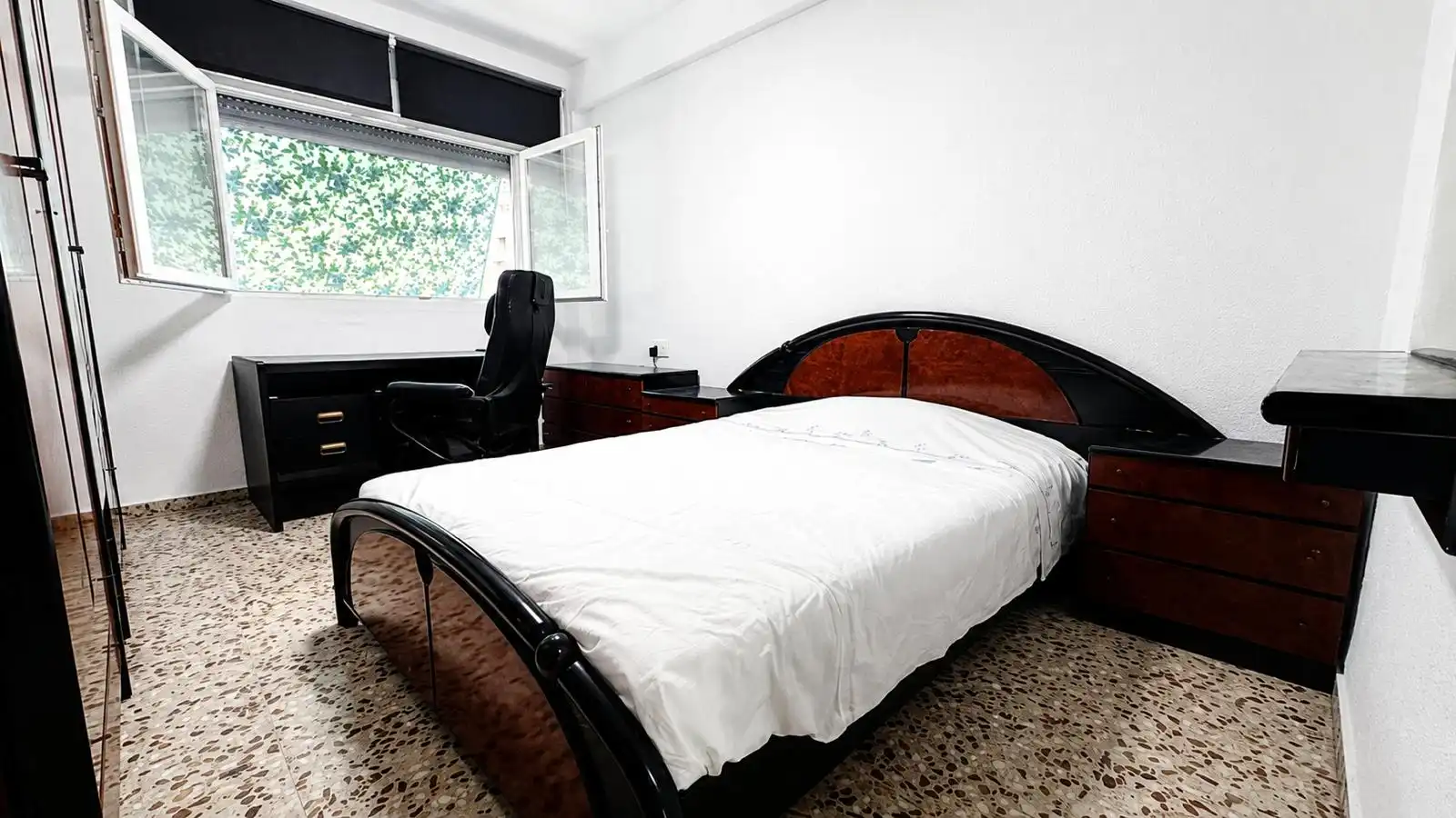 Flat for rent in Calle Carmen Conde, Ciudad Jardín
