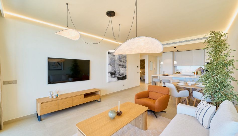 Foto 1 de Piso en venta en Avenida 8 de Marzo, 35, El Higuerón, Málaga
