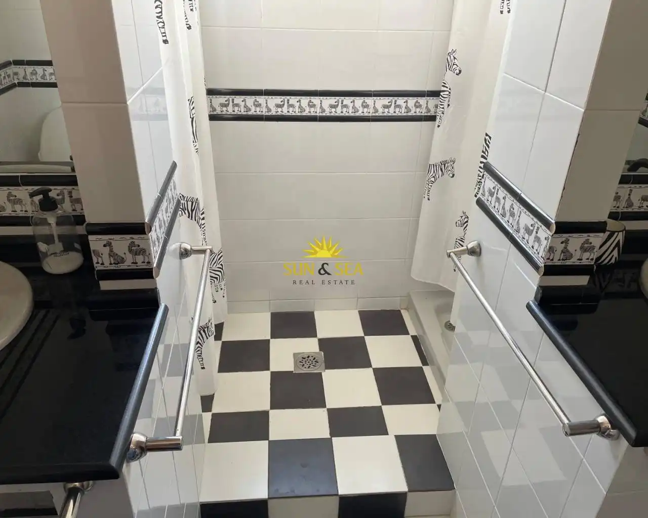 Bathroom of Houses for rent in Benidorm  with Air Conditioner, Private garden and Terrace