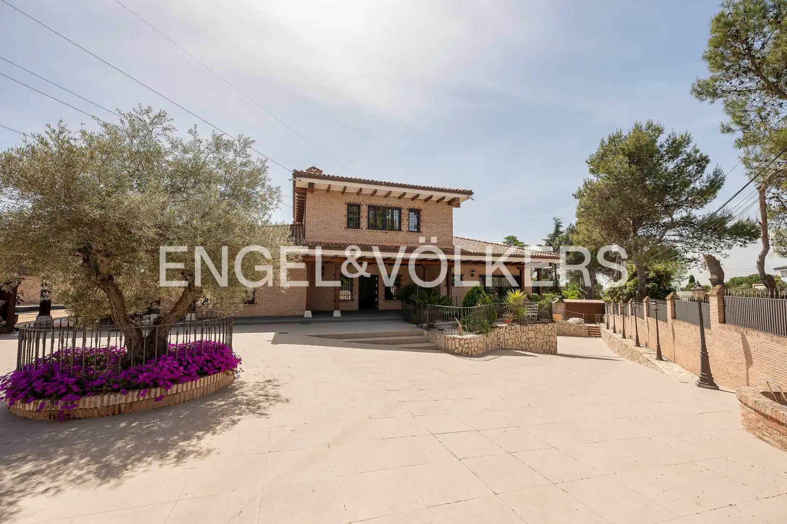 Vista exterior de Casa o chalet en venta en Villaviciosa de Odón con Aire acondicionado, Calefacción y Jardín privado