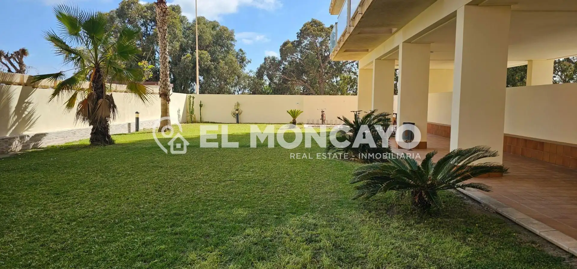 Vista exterior de Ático en venta en Guardamar del Segura con Aire acondicionado, Calefacción y Terraza