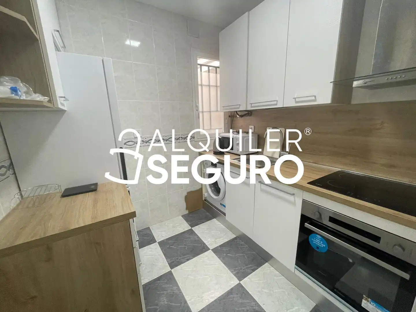 Cocina de Piso de alquiler en Madrid con Aire acondicionado, Calefacción y Amueblado