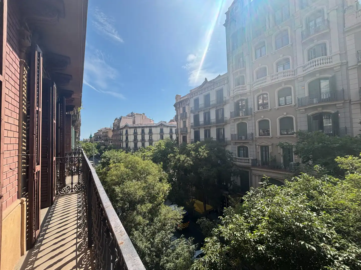 Office space with terrace to rent in Carrer de València 263