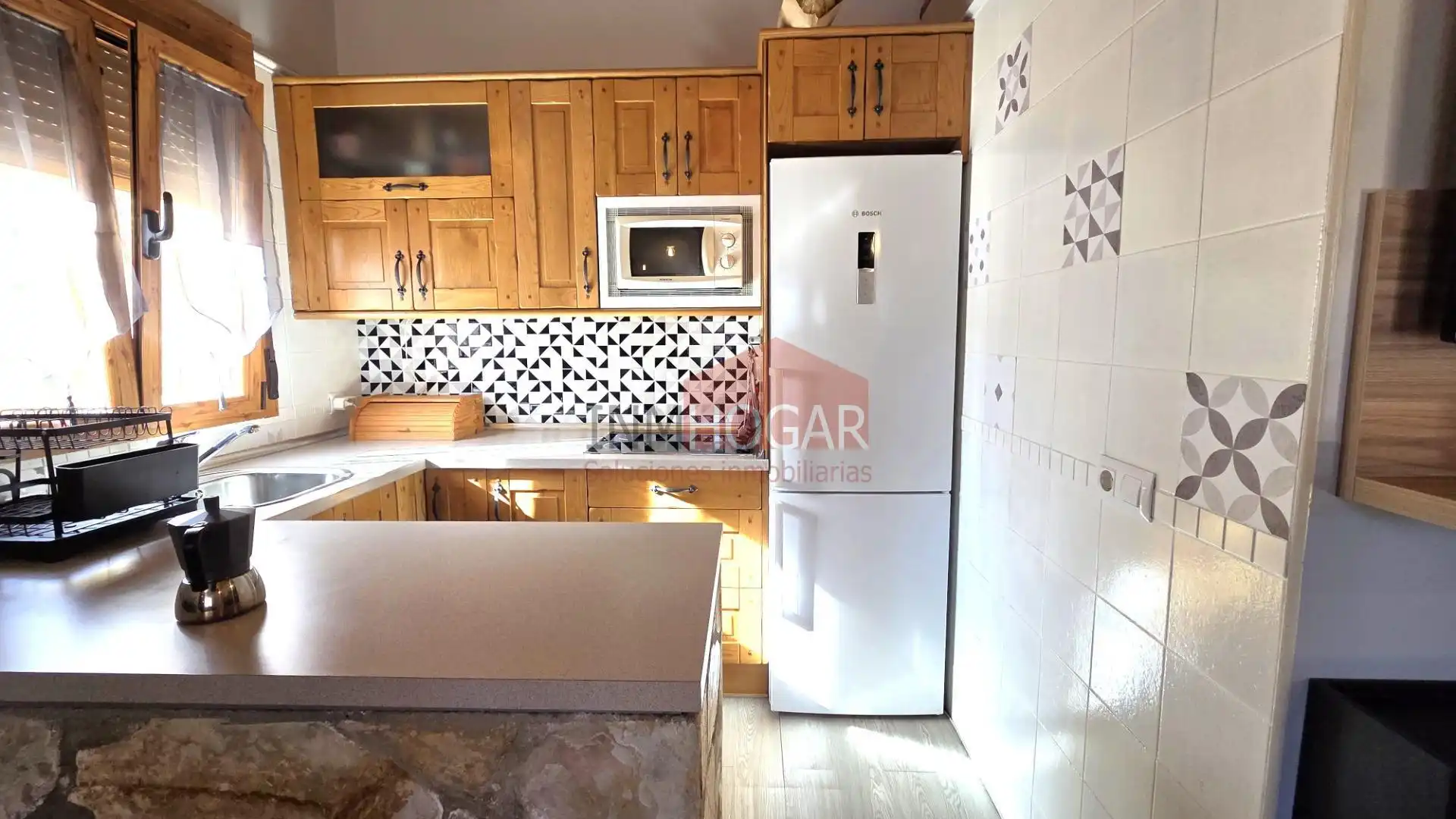 Cuina de Casa o xalet en venda en Santa Cruz de Pinares amb Aire condicionat, Calefacció i Jardí privat