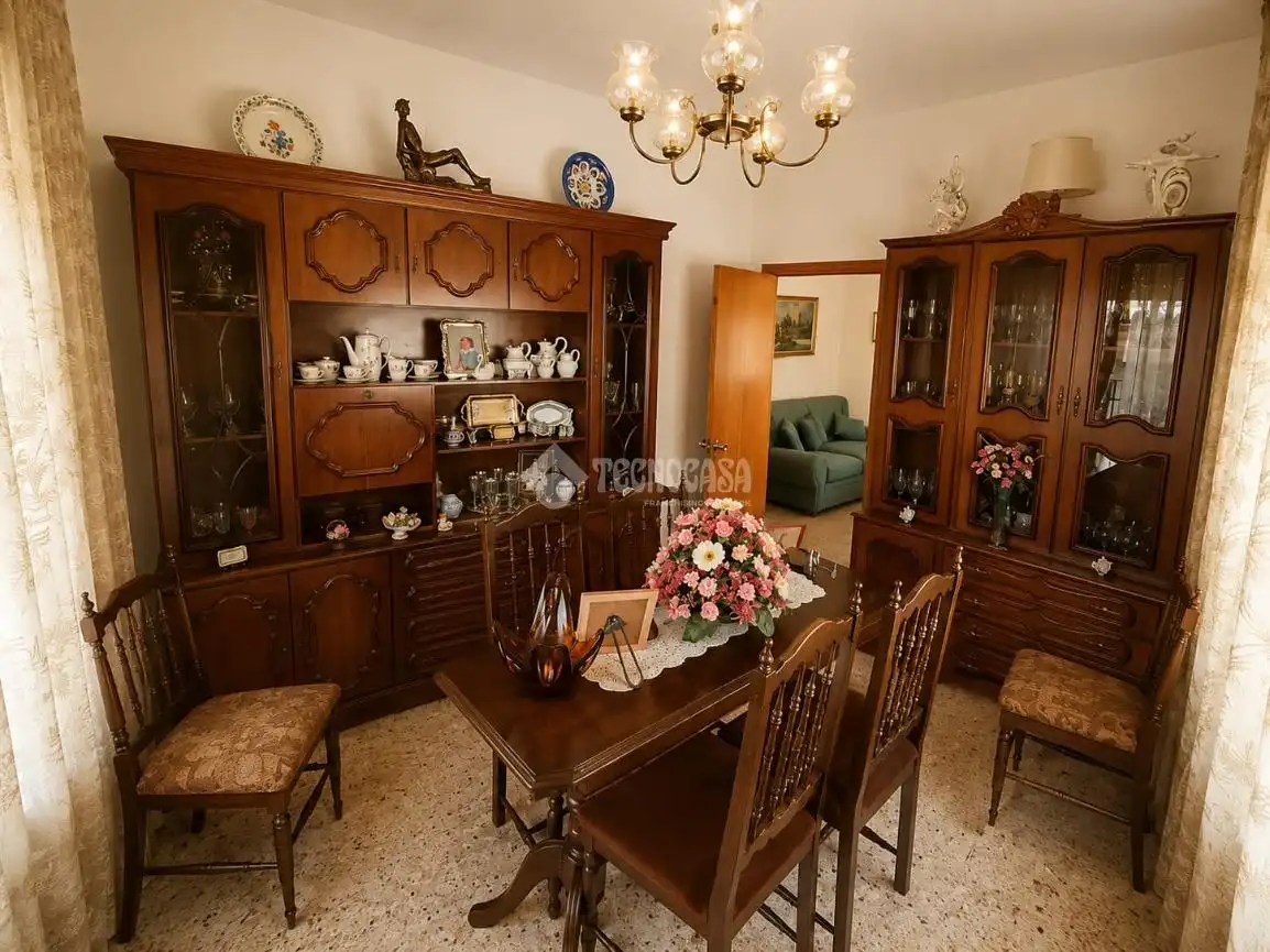 Comedor de Piso en venta en Los Navalucillos con Amueblado y Balcón