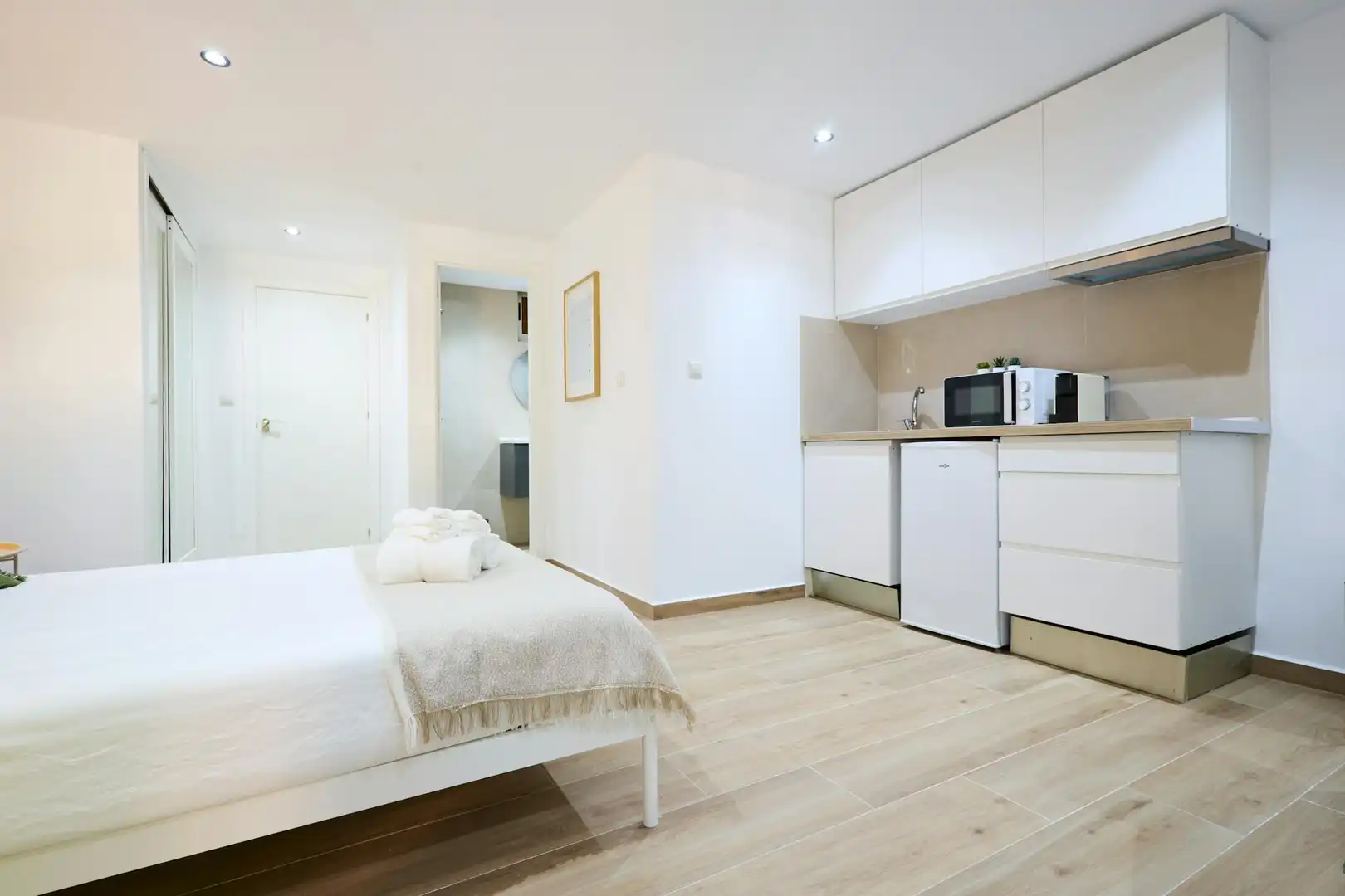 Bedroom of Flat for rent in Valencia  with Air Conditioner, Heating and Furnished