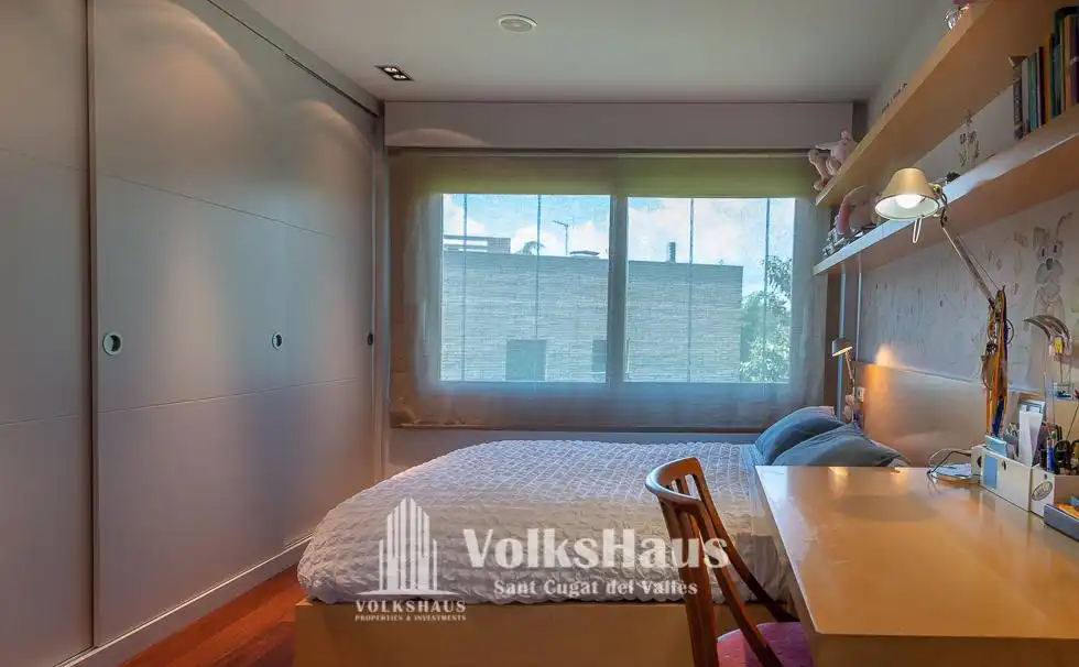 Schlafzimmer von Haus oder Chalet zum Verkauf in Sant Cugat del Vallès mit Klimaanlage, Heizung und Privatgarten