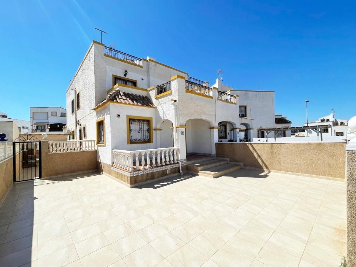 Casa adosada en venda a Playa Flamenca