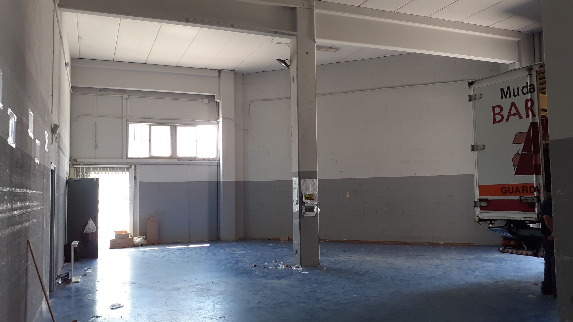 Nau industrial de lloguer en Cornellà de Llobregat