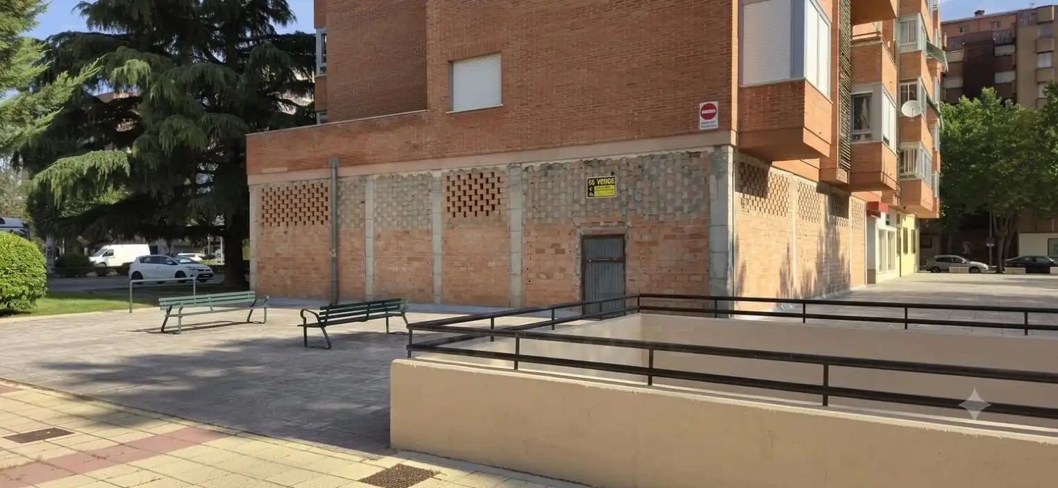 Locale commerciale in vendita a Plaza ANTONIO DE PEREDA 2 2, imagen 4